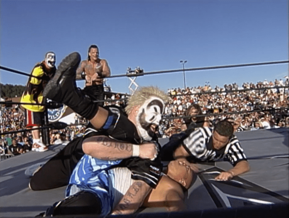 The Dead Pool vs. The Filthy Animals - Road Wild 1999