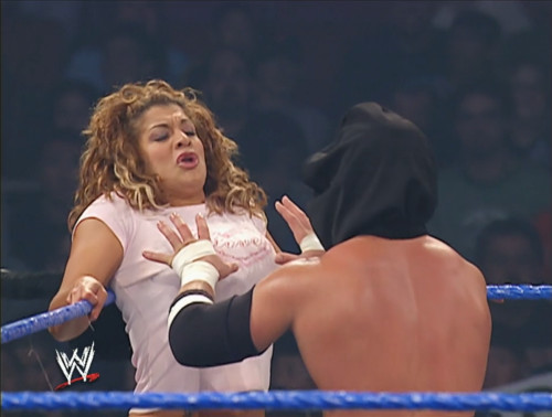 Jamie Noble vs. Nidia - WWE No Way Out 2004